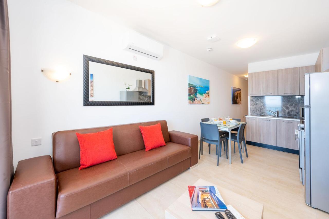 Islet Promenade Seafront 1 Bedroom Apartment With Sea View Balcony By Getawaysmalta 세인트폴스베이 외부 사진
