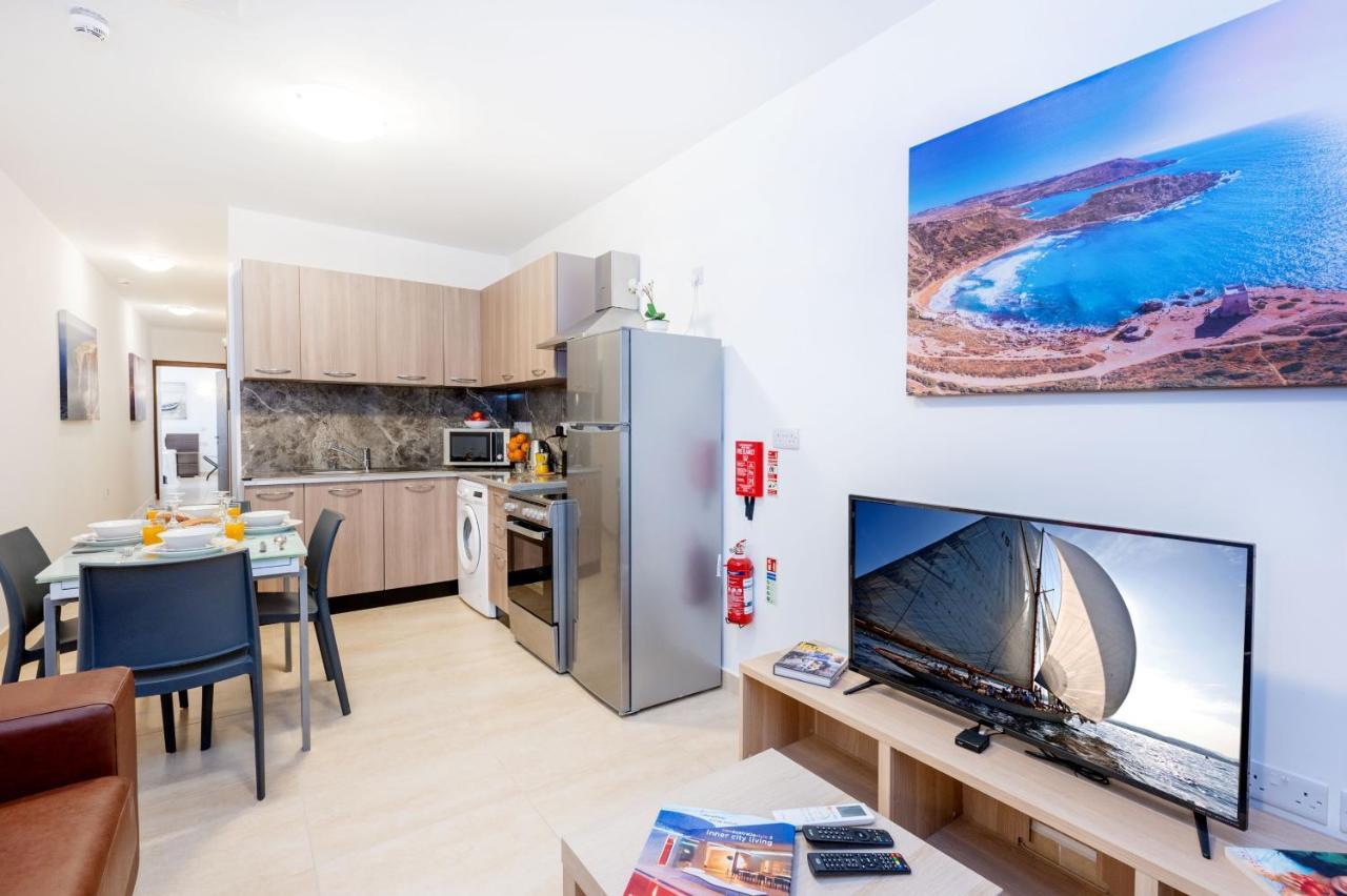 Islet Promenade Seafront 1 Bedroom Apartment With Sea View Balcony By Getawaysmalta 세인트폴스베이 외부 사진